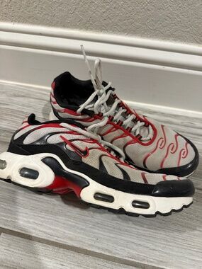 NIKE BOYS SHOES